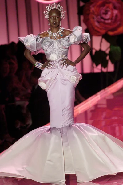 Look 25